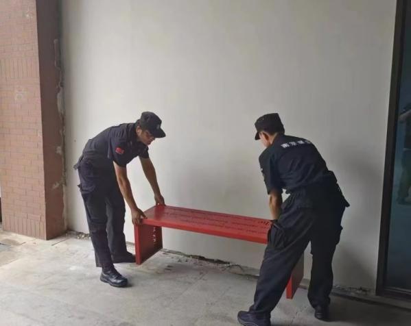 C:/Users/BA/Desktop/風雨過后南京保安迅速行動，恢復(fù)安“寧”面貌/6.jpg6