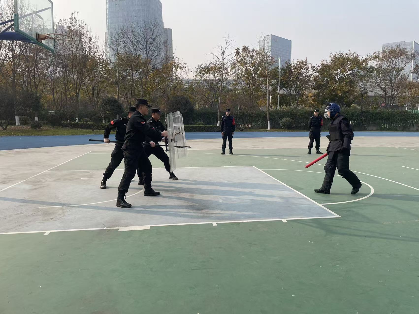 E:/25.12.10后 上傳網(wǎng)站留存/喜報(bào)！南京市保安服務(wù)有限公司建鄴分公司榮獲“校園最小應(yīng)急單元技能競賽”一等獎/照片/ef12cf02b7bf17801f82f2d7cee6249a.jpgef12cf02b7bf17801f82f2d7cee6249a