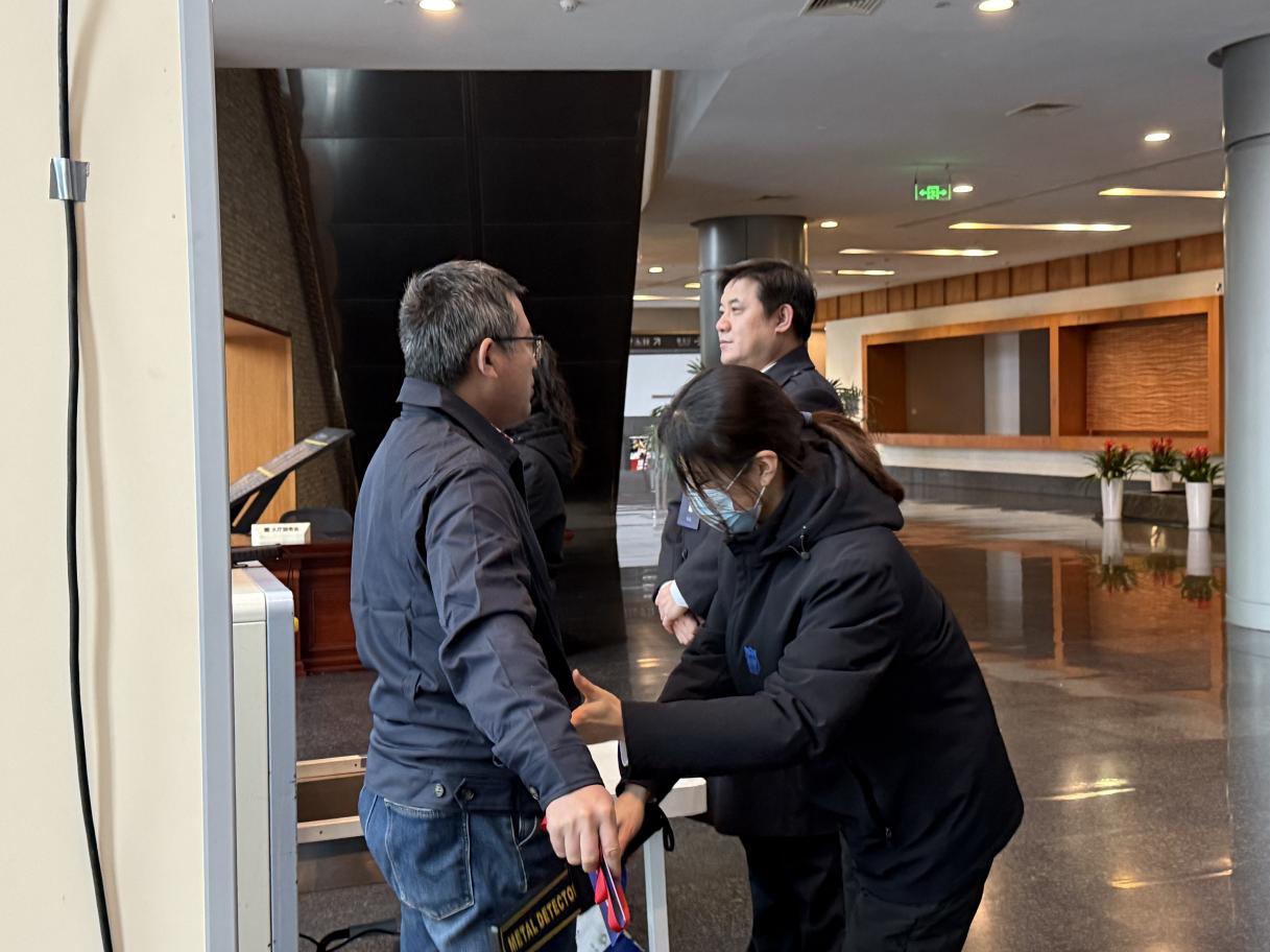 E:/25.12.10后 上傳網(wǎng)站留存/“安保鐵軍、硬核保障”2026系列報(bào)道一——科技引領(lǐng)未來，安全護(hù)航盛會(huì)/照片/79854b95b5929b8d99e14dd1fe9a271f.jpg79854b95b5929b8d99e14dd1fe9a271f